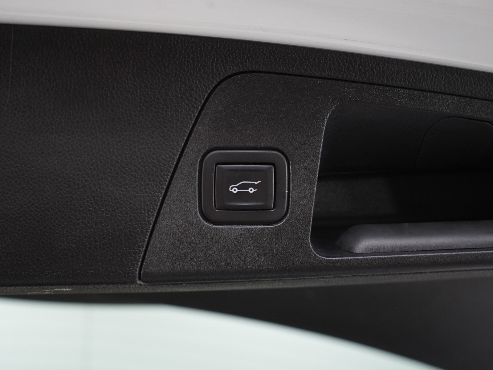 2020 Buick Envision Essence photo 16