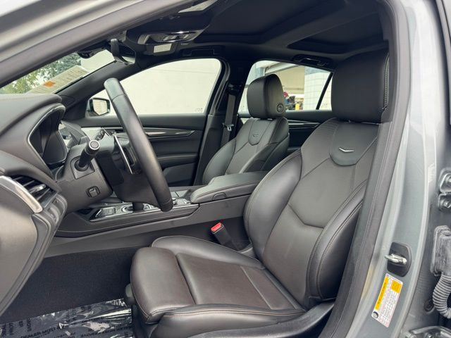 2023 Cadillac CT5 V photo 12