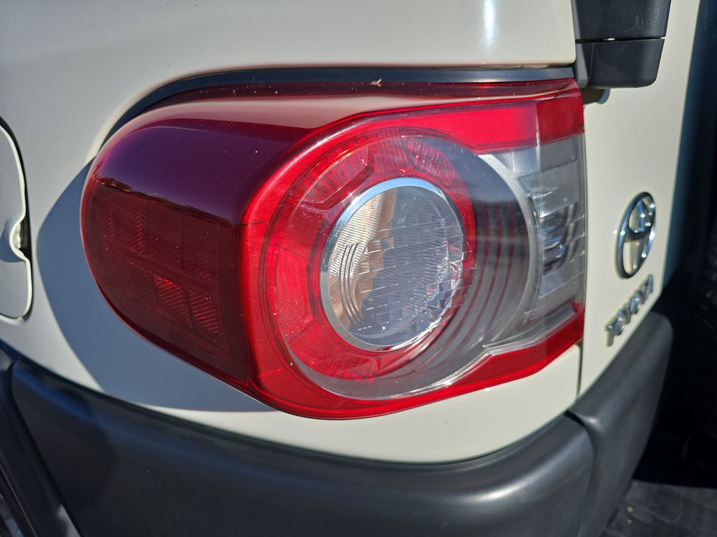2013 Toyota FJ Cruiser Base photo 30