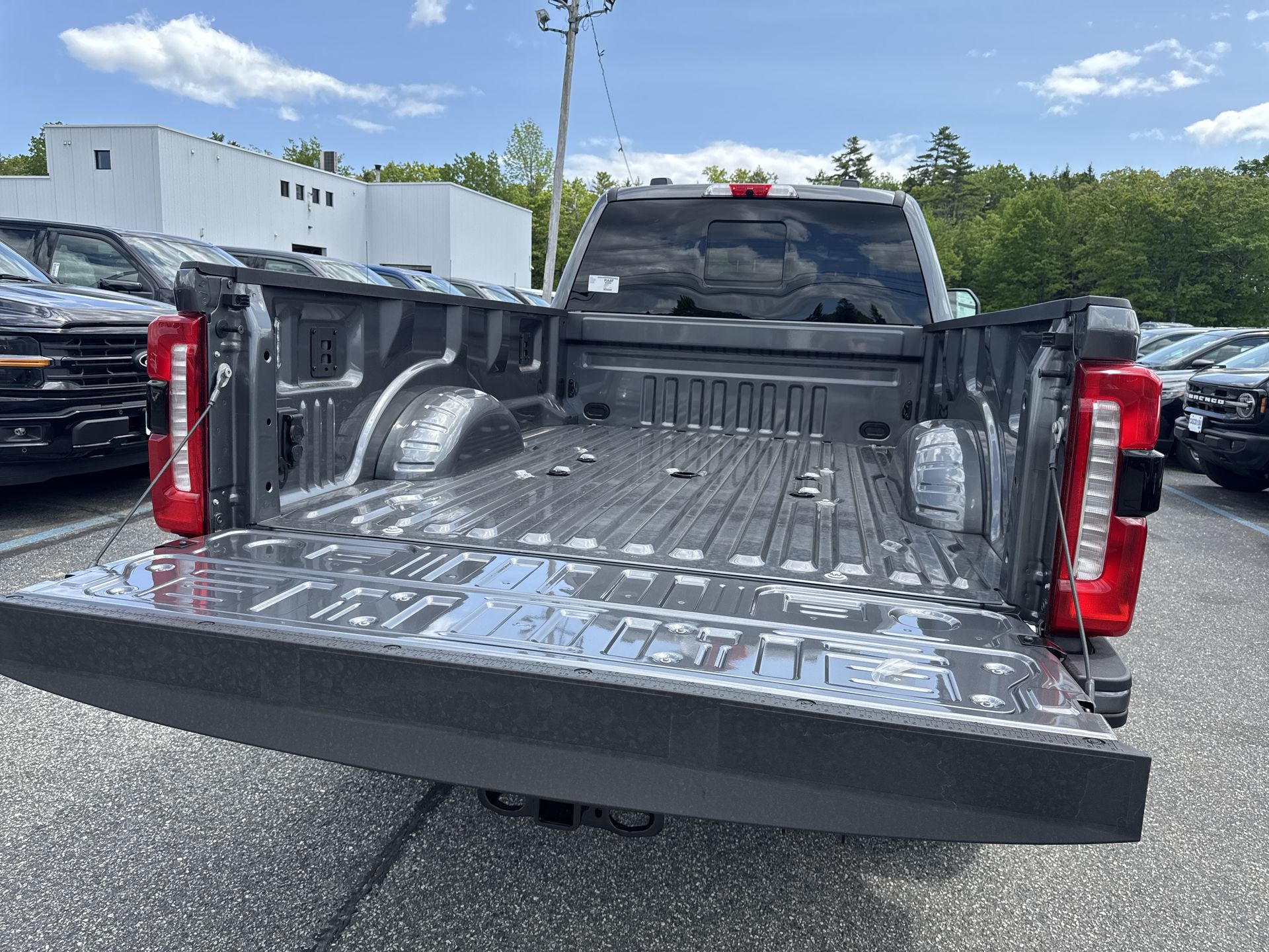 2025 Ford F-350 XL photo 3