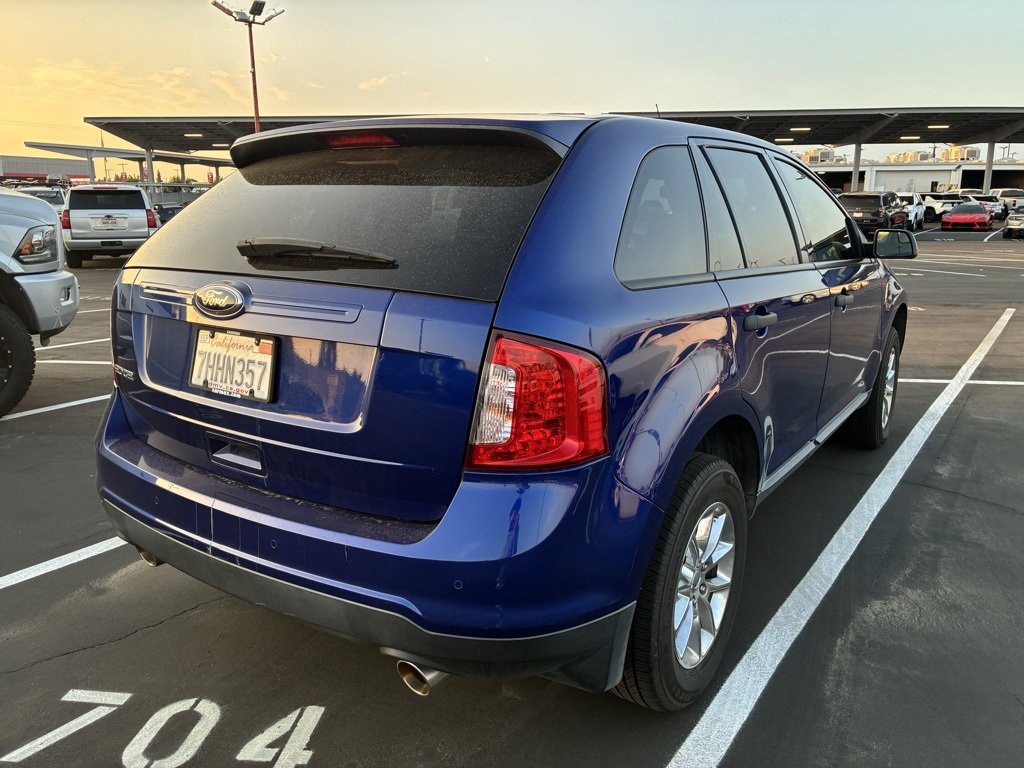 2014 Ford Edge SE photo 2