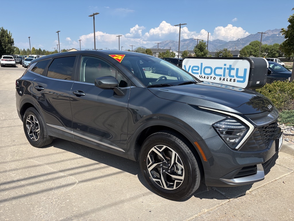 2024 Kia Sportage LX's photo