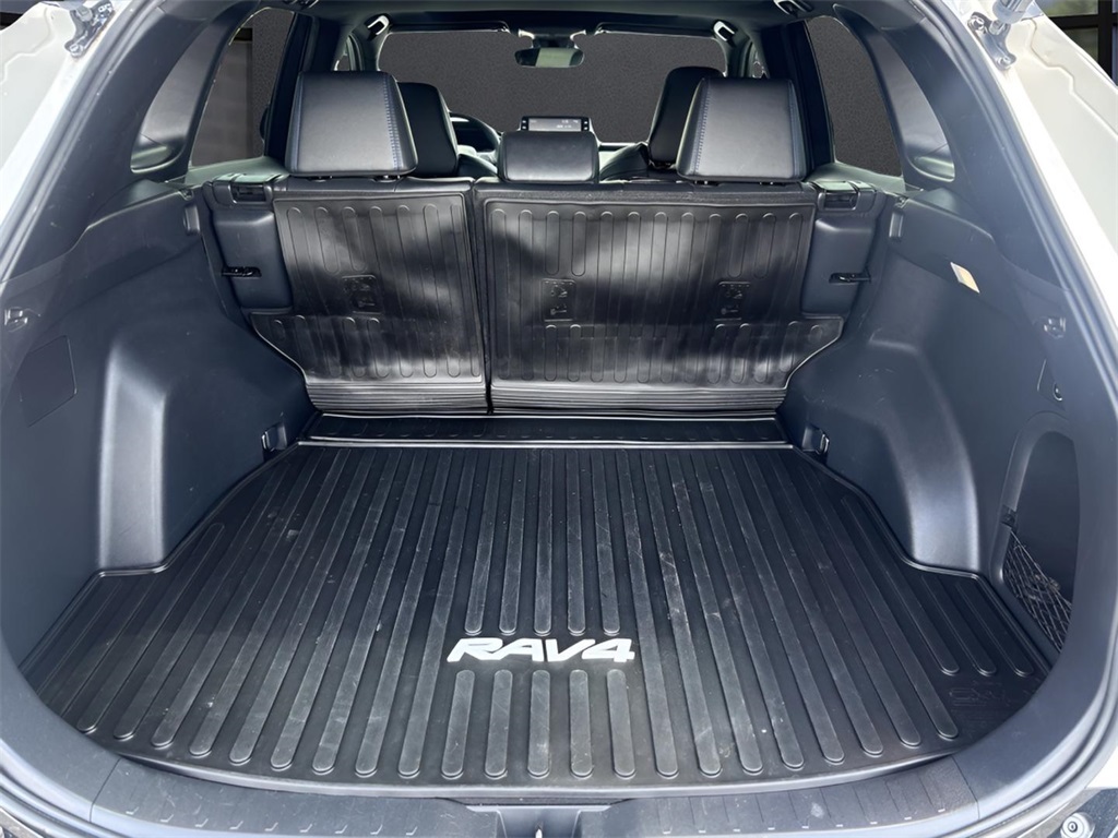 2022 Toyota RAV4 Hybrid XSE photo 4