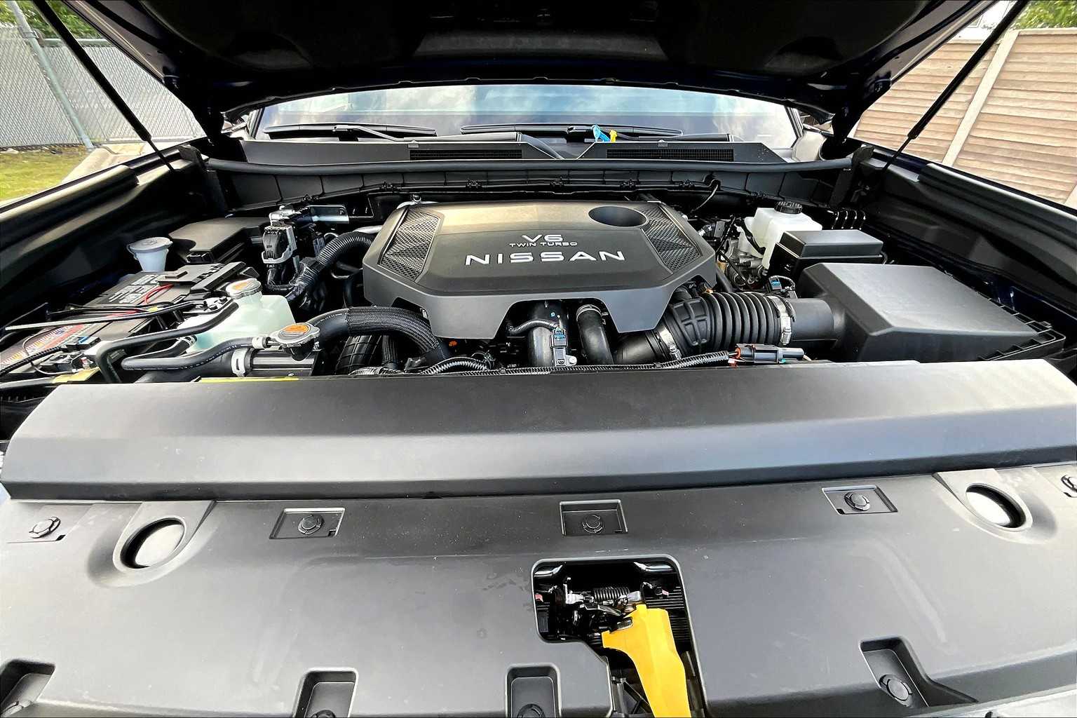 2025 Nissan Armada SL photo 14