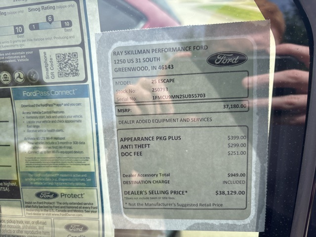 2025 Ford Escape ST-Line photo 2