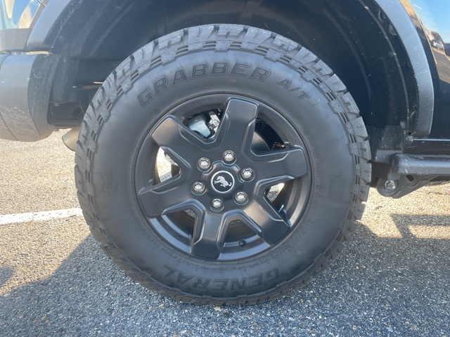 2024 Ford Bronco Black Diamond photo 2