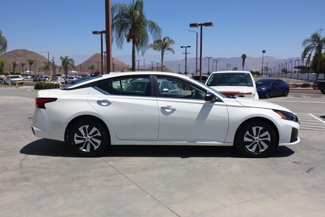 2025 Nissan Altima 2.5 S photo 2