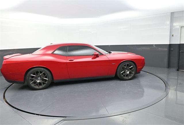 2016 Dodge Challenger SXT Plus photo 8