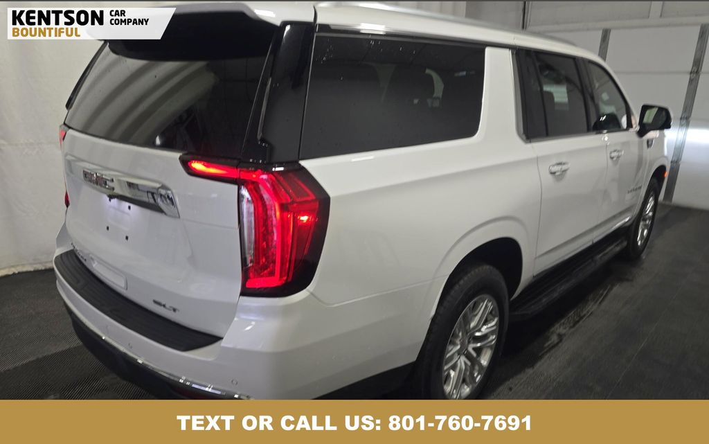 2024 Gmc Yukon XL SLT photo 3