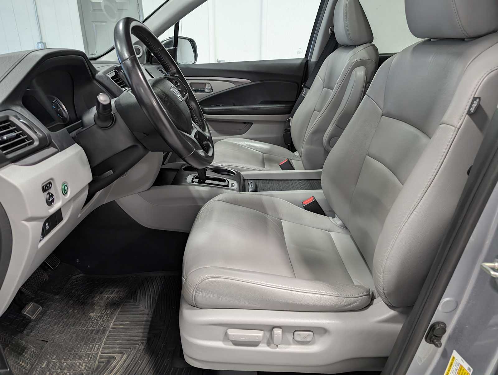 2020 Honda Pilot EX-L photo 4