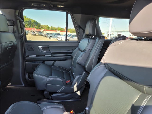 2025 Ford Expedition Platinum MAX photo 13