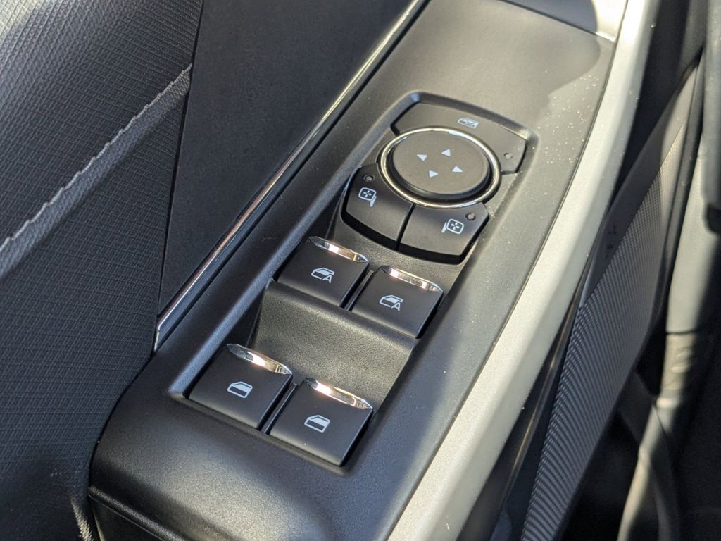 2025 Ford F-150 XLT photo 25
