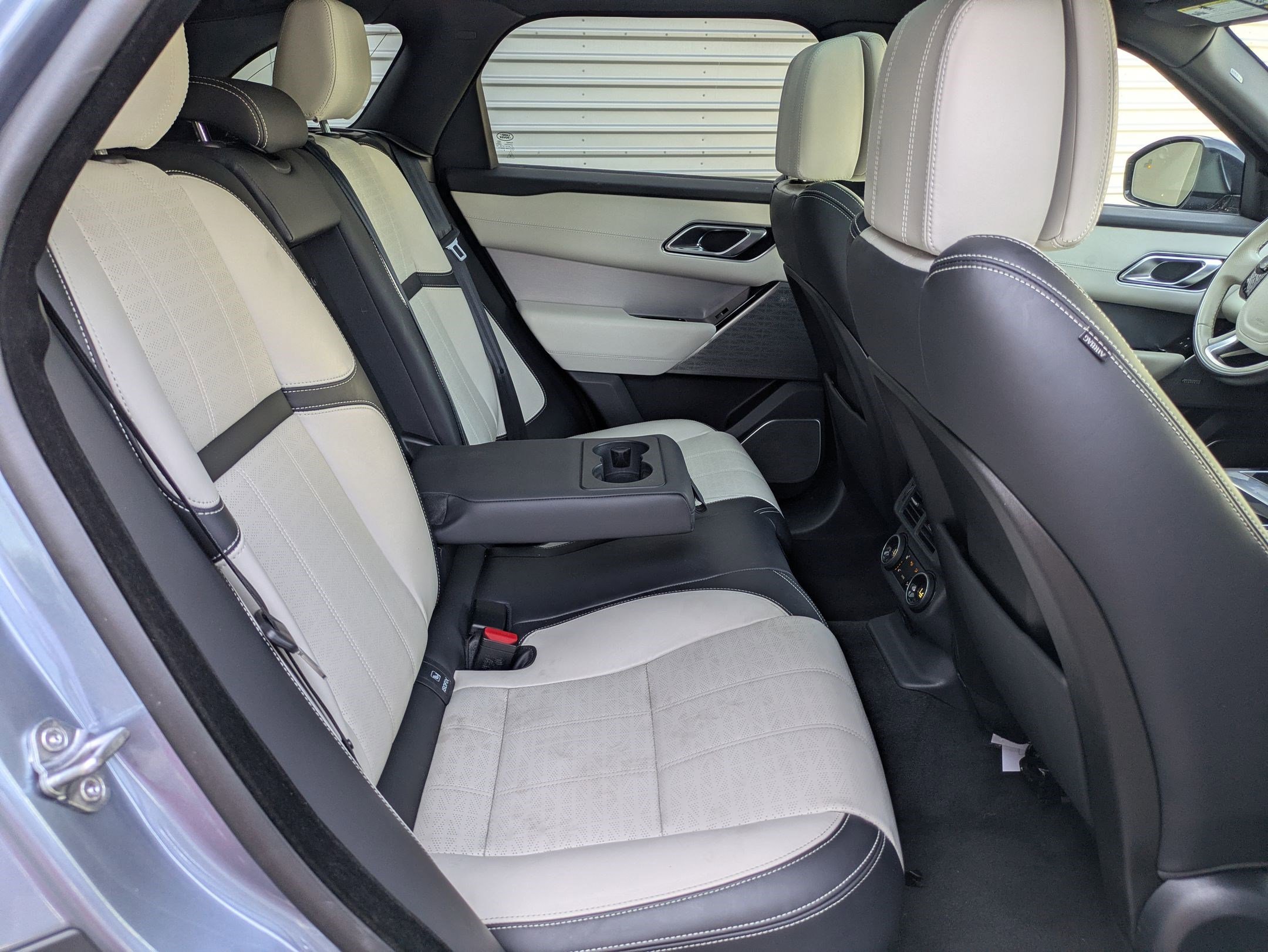 2020 Land Rover Range Rover Velar R-Dynamic HSE photo 31