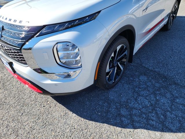 2023 Mitsubishi Outlander PHEV SE photo 4