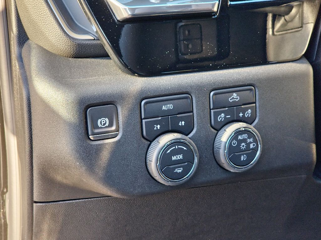 2025 Chevrolet Silverado 1500 RST photo 14