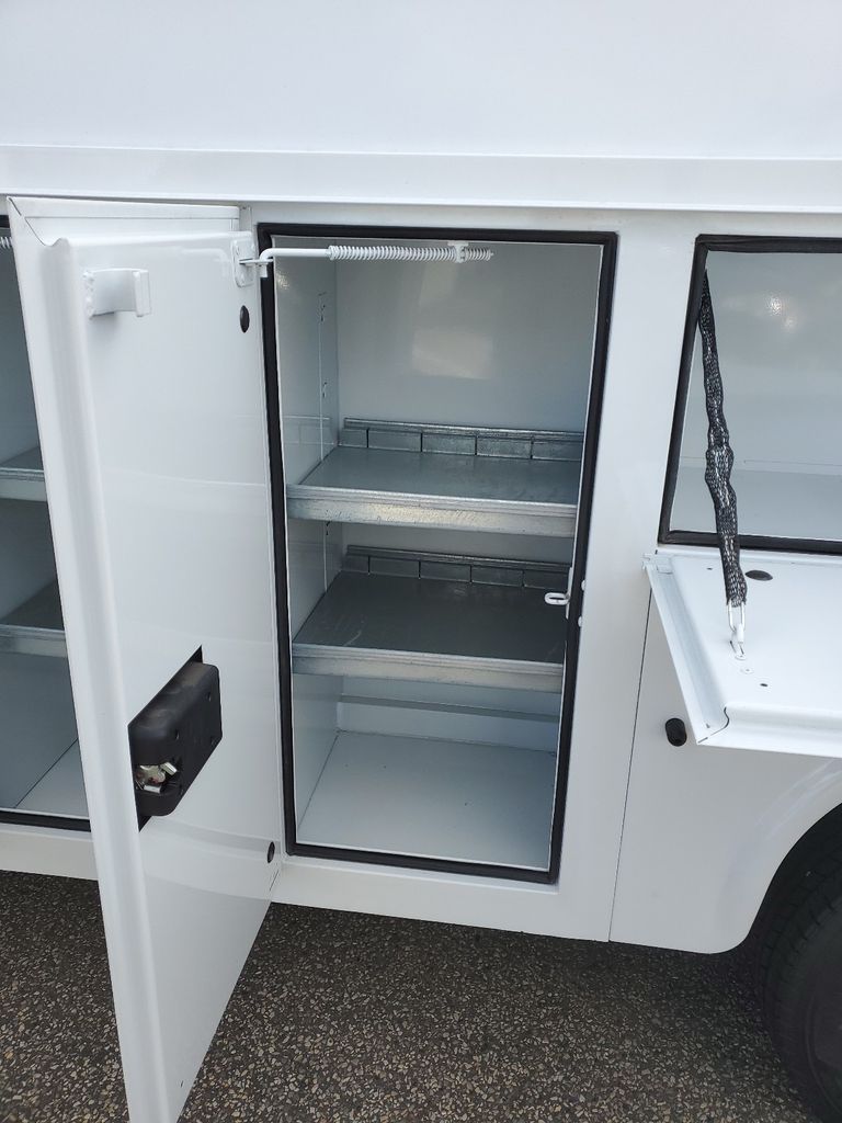 2025 Ford E-350 Base photo 4