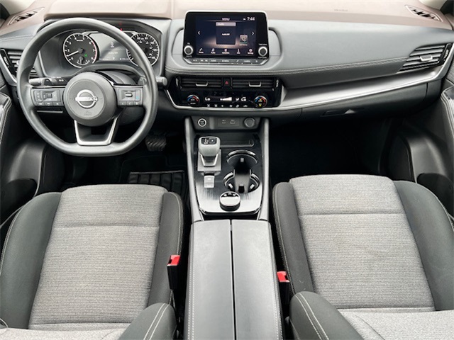 2022 Nissan Rogue SV photo 18