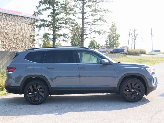 2026 Volkswagen Atlas SE Technology photo 3