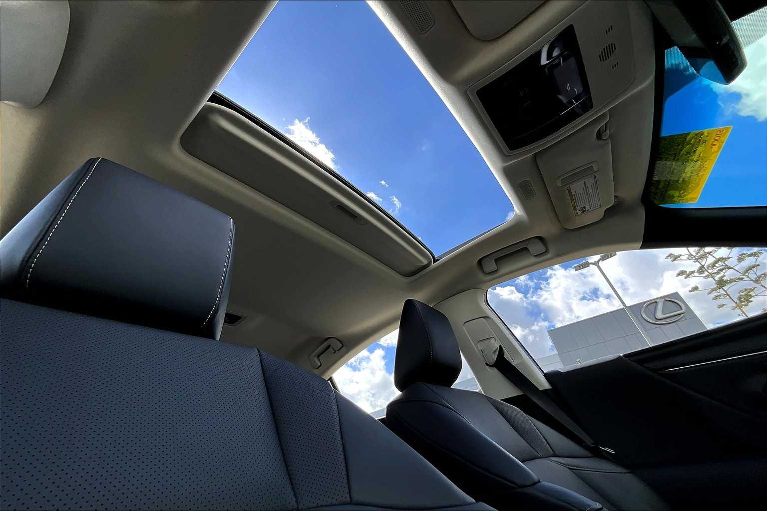 2023 Lexus ES Premium photo 13