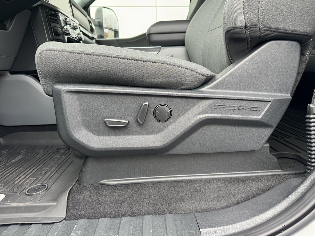 2025 Ford F-150 XLT photo 34