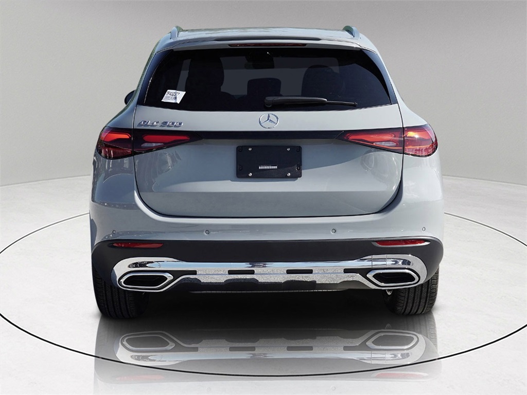 2026 Mercedes Benz GLC 300 photo 3