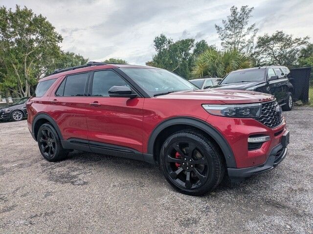 2020 Ford Explorer ST photo 4