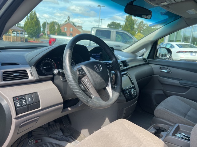 2015 Honda Odyssey EX photo 12
