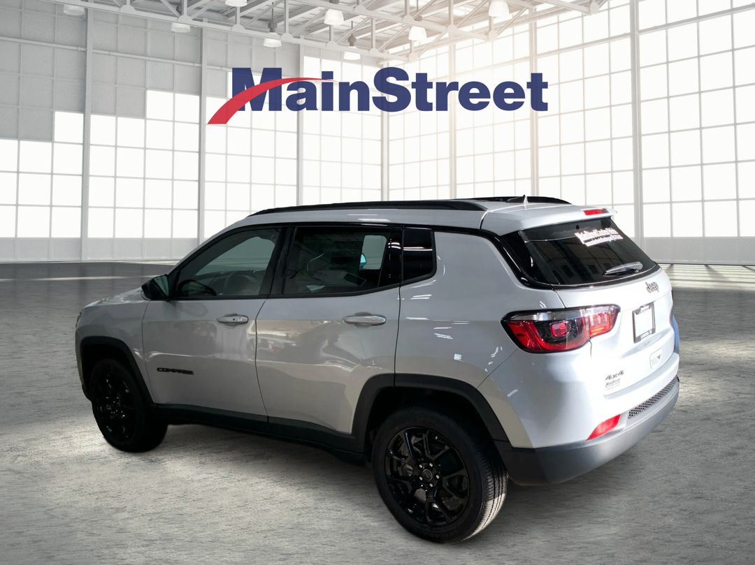 2026 Jeep Compass Latitude Altitude photo 2