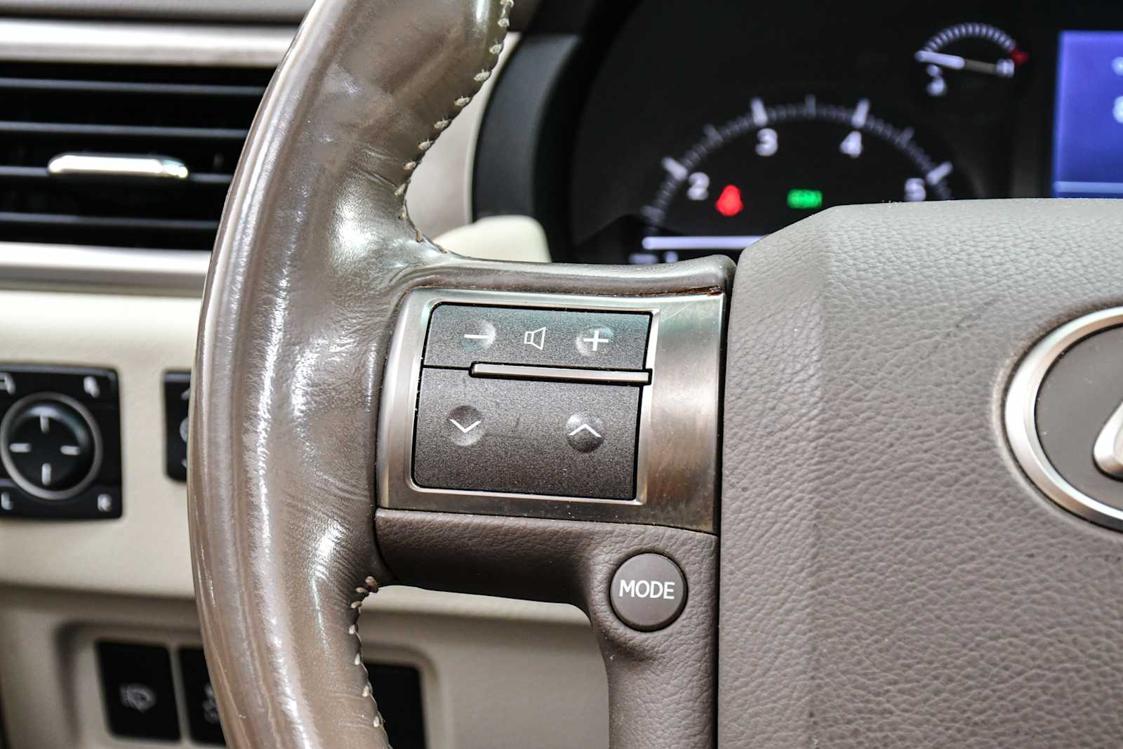 2016 Lexus GX 460 photo 15