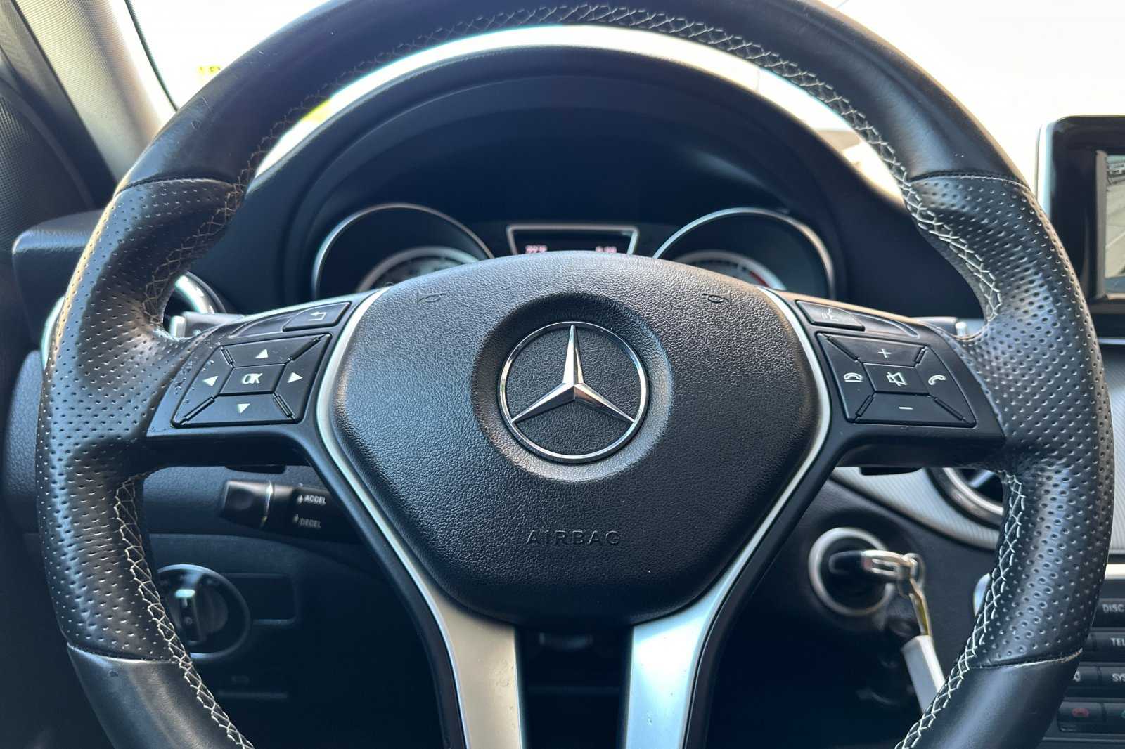 2015 Mercedes Benz GLA 250 4MATIC photo 20