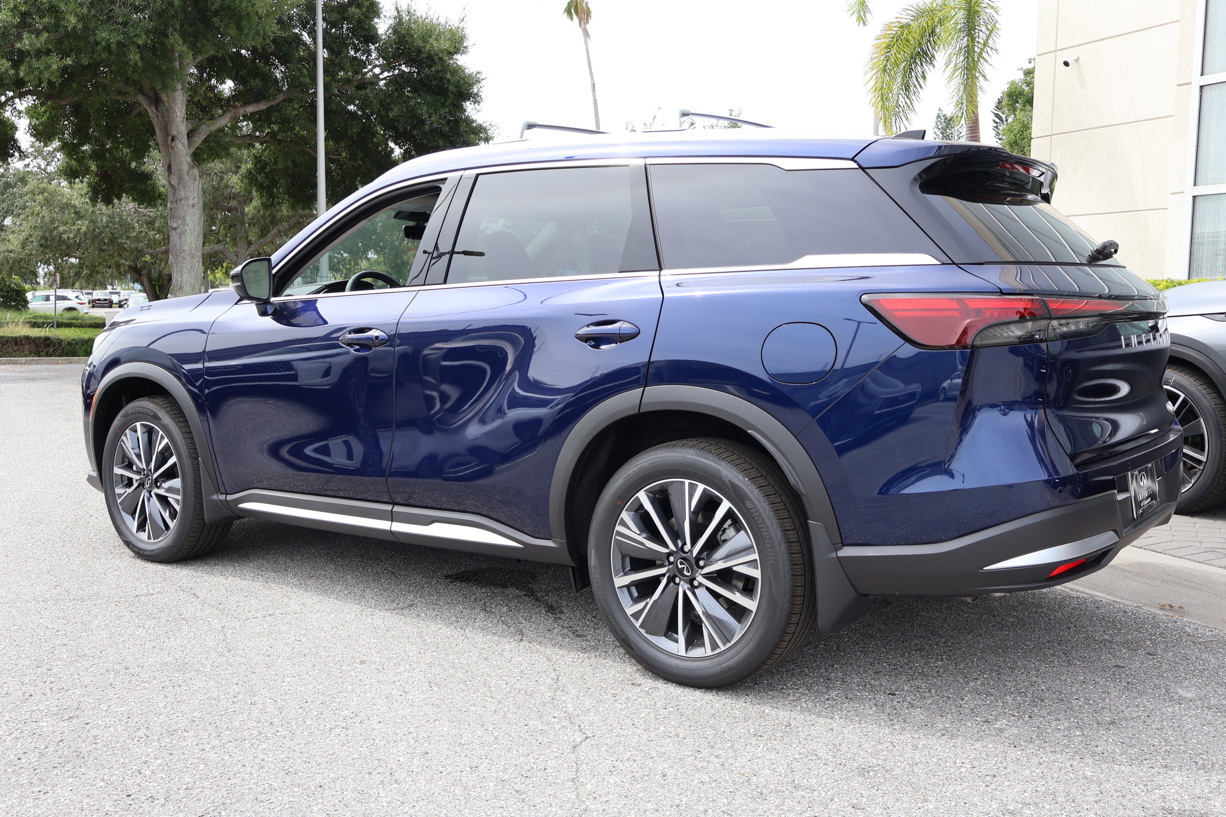 2026 Infiniti QX60 Luxe photo 2