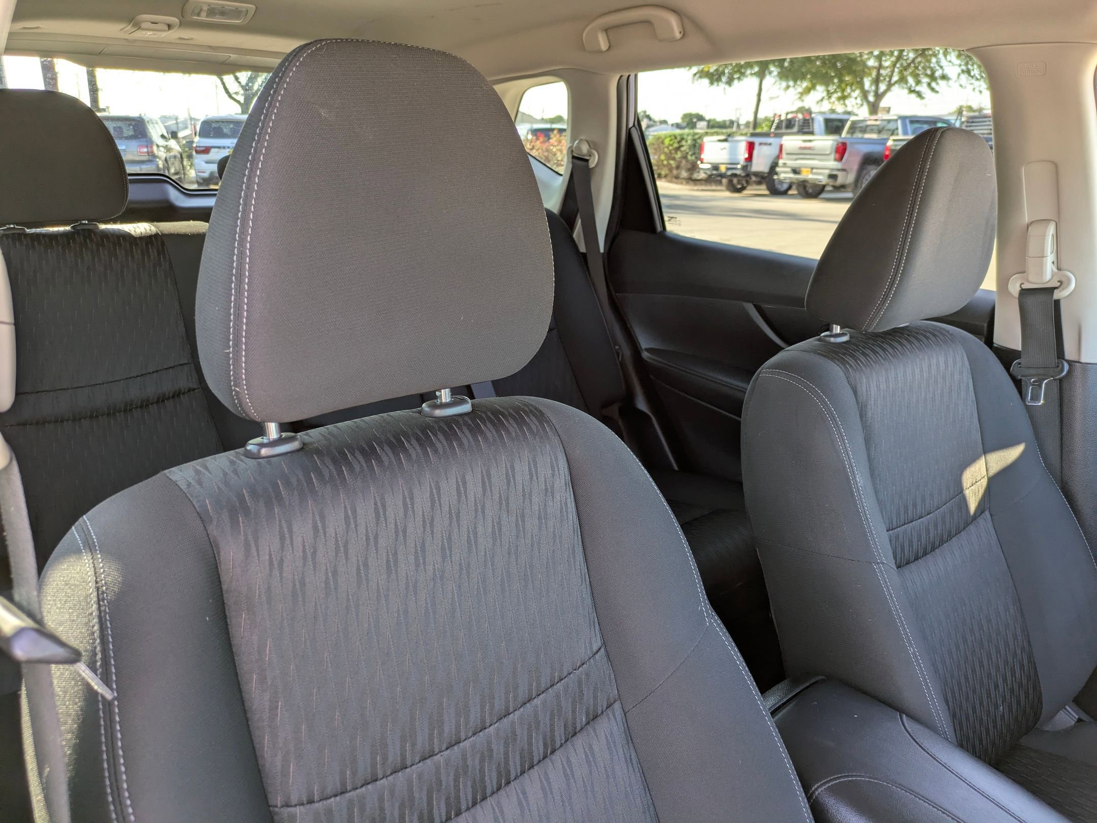 2020 Nissan Rogue SV photo 29