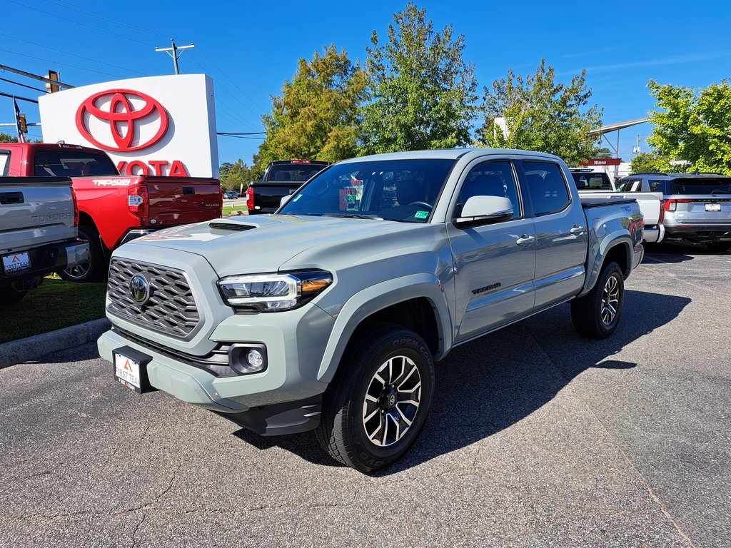 2022 Toyota Tacoma TRD Sport photo 2