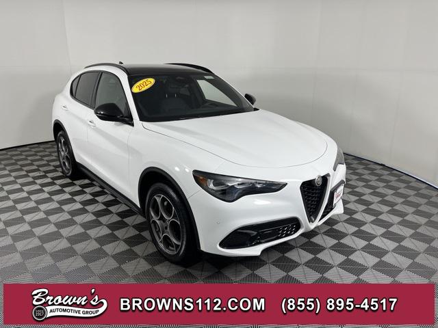 2025 Alfa Romeo Stelvio Base's photo