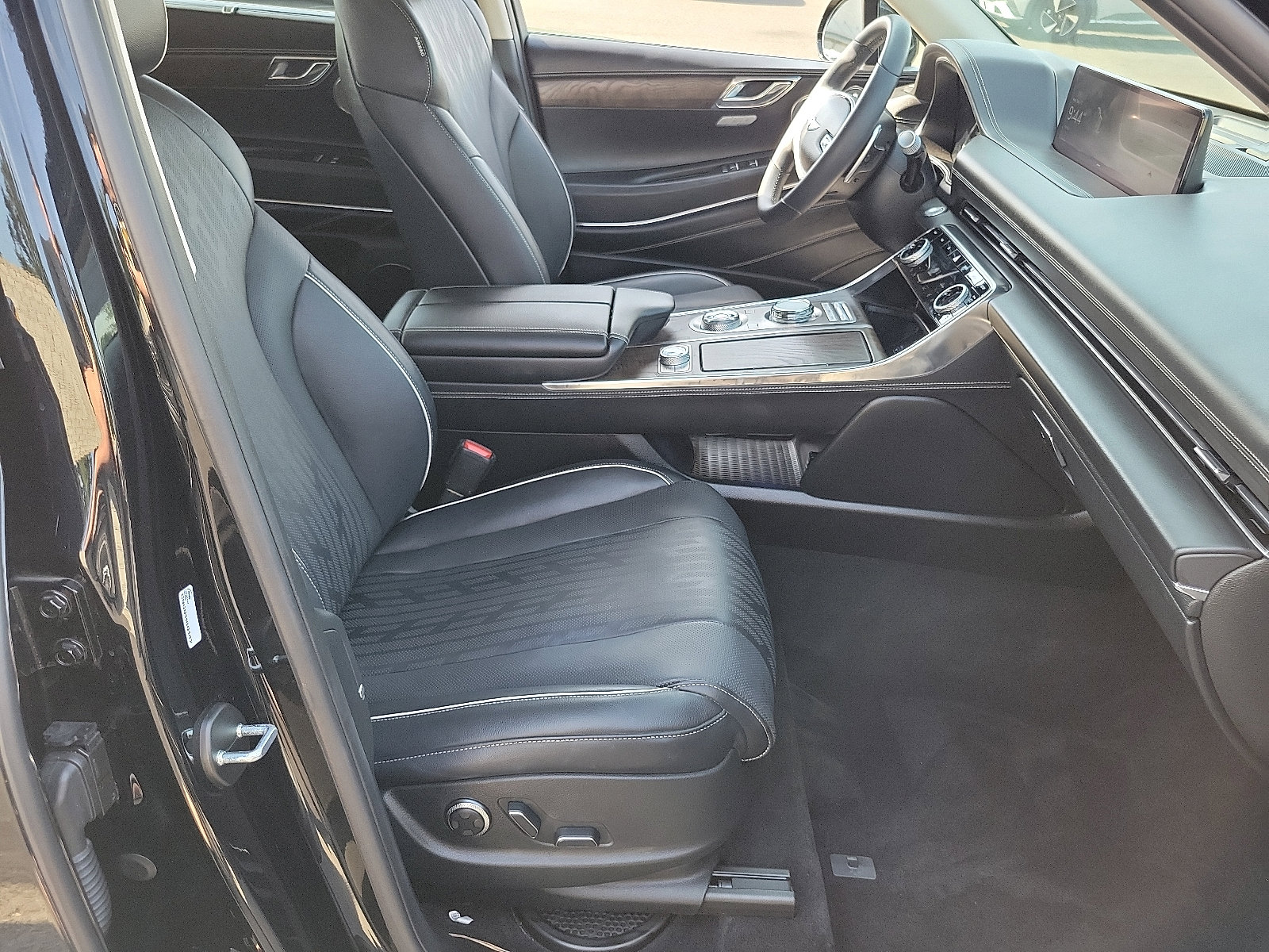 2023 Genesis GV80 2.5T Advanced photo 15