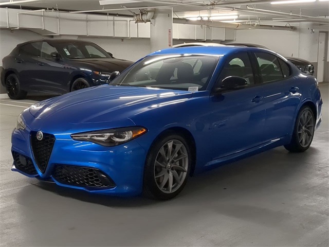 2025 Alfa Romeo Giulia Base photo 3