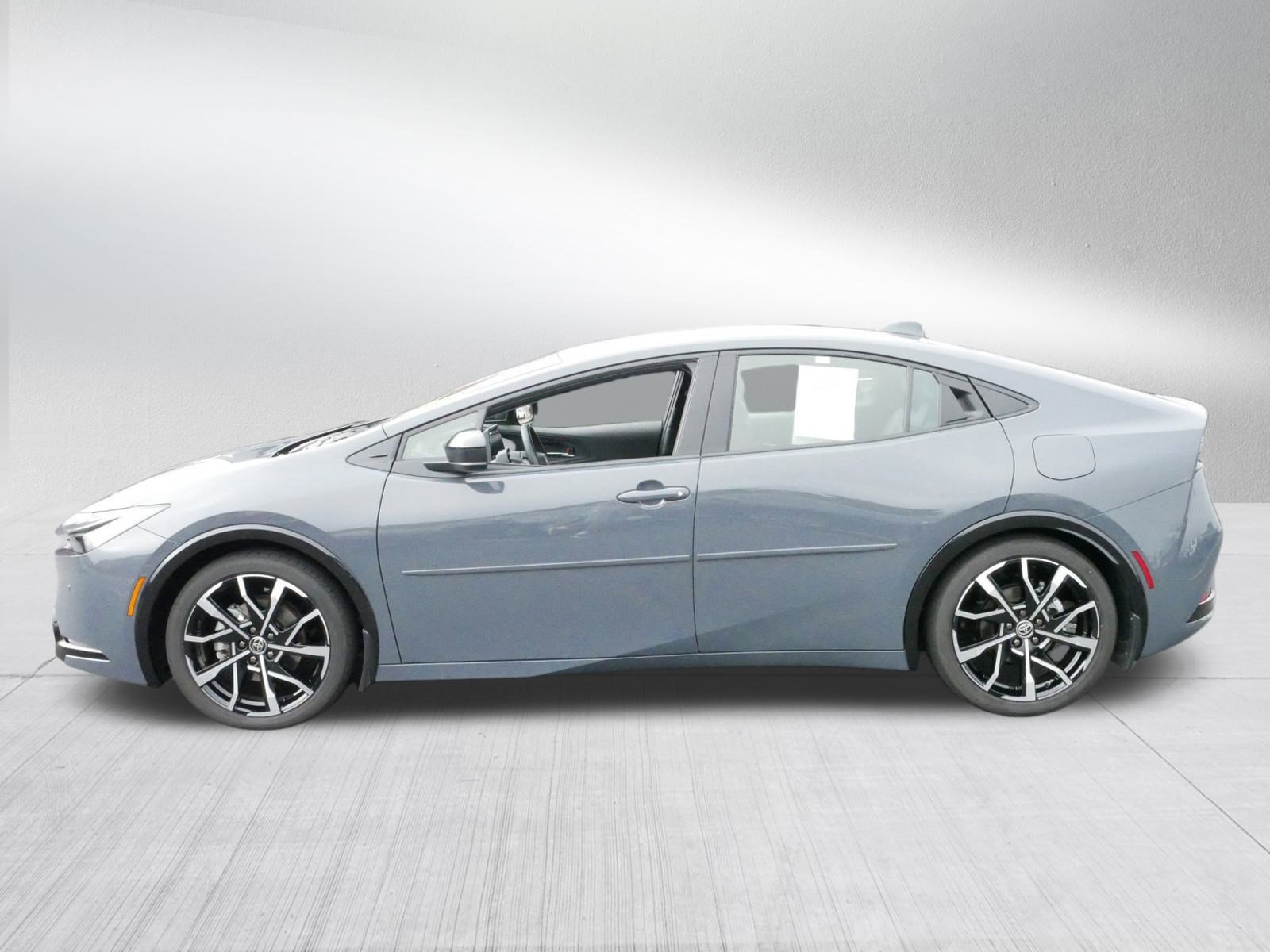 2024 Toyota Prius Prime XSE photo 3