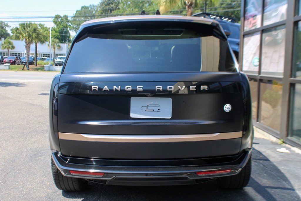 2024 Land Rover Range Rover SV photo 6