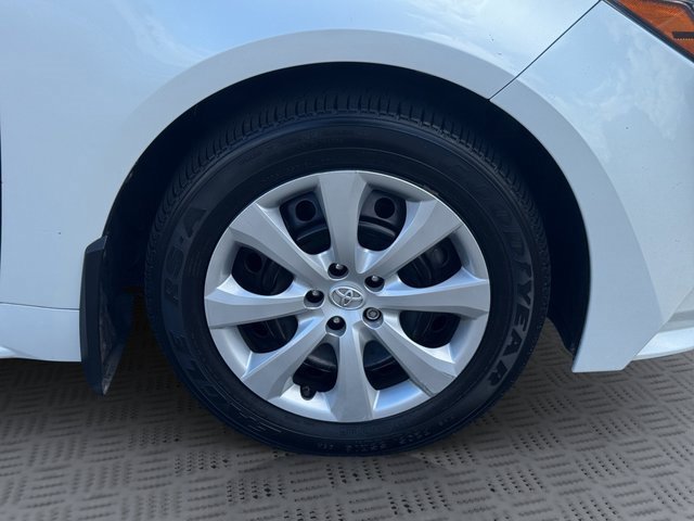 2022 Toyota Corolla LE photo 22