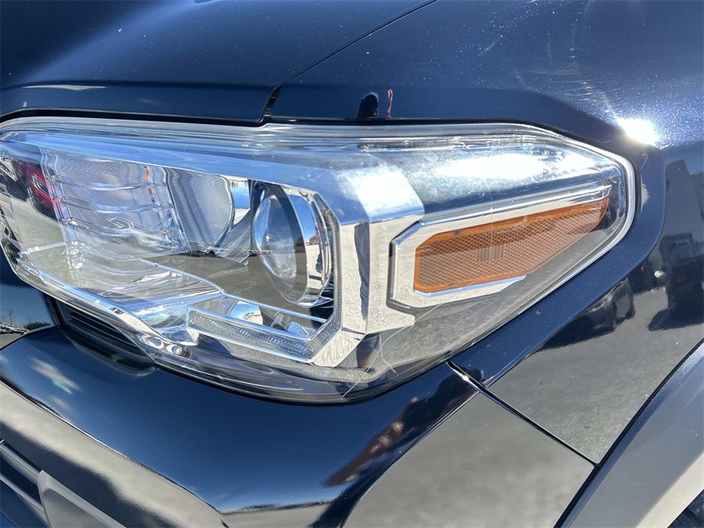 2020 Toyota Tacoma TRD Off-Road photo 10