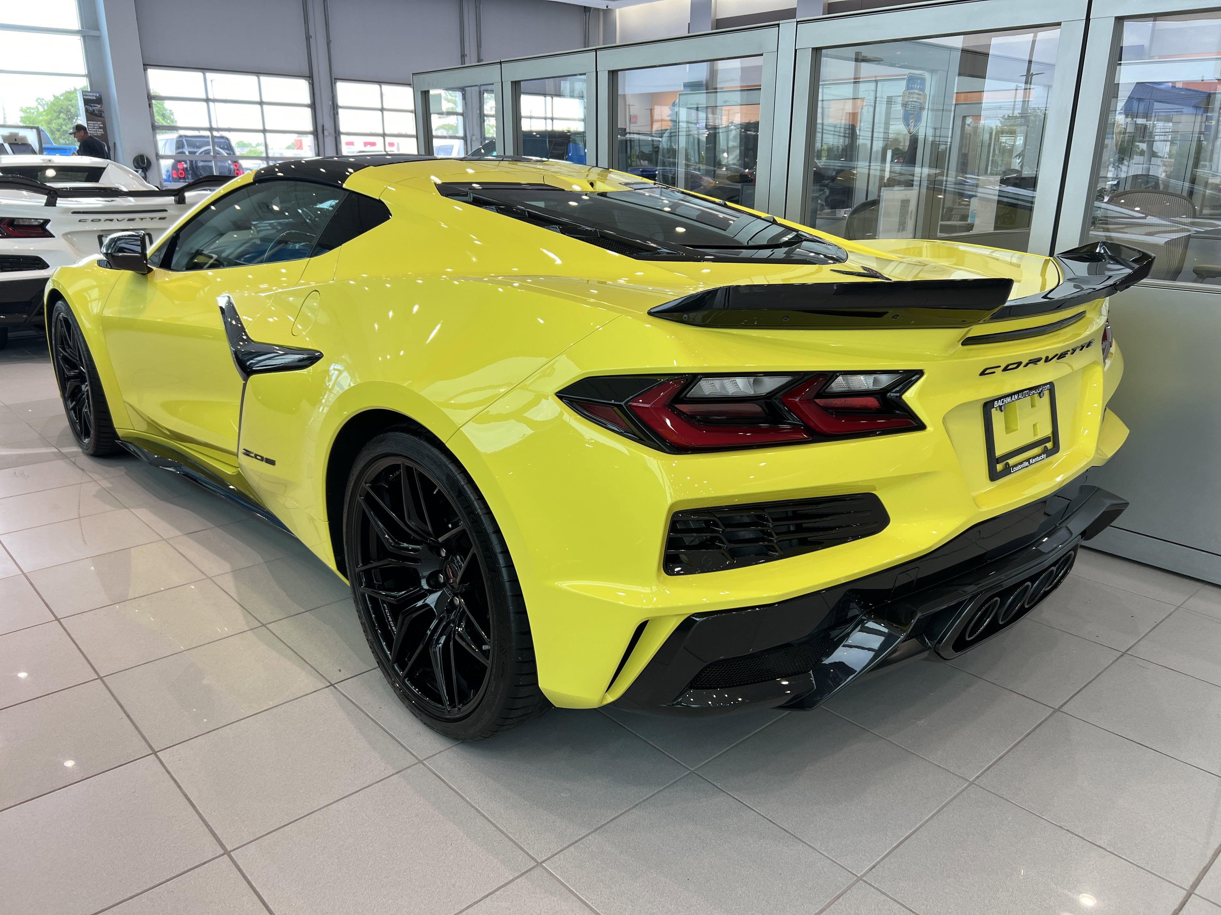 2023 Chevrolet Corvette Z06 3LZ photo 2