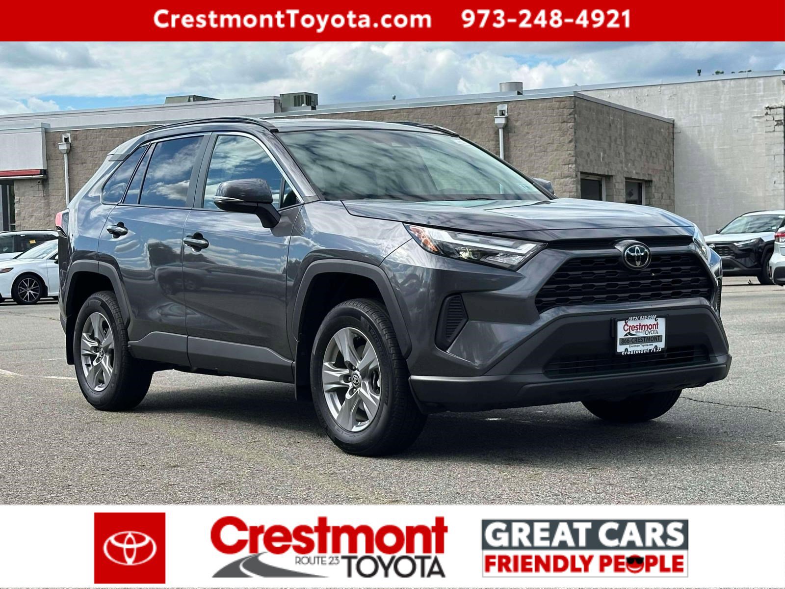 2024 Toyota RAV4 XLE photo 2