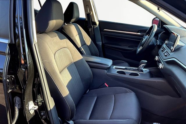 2022 Nissan Altima 2.5 SV photo 18