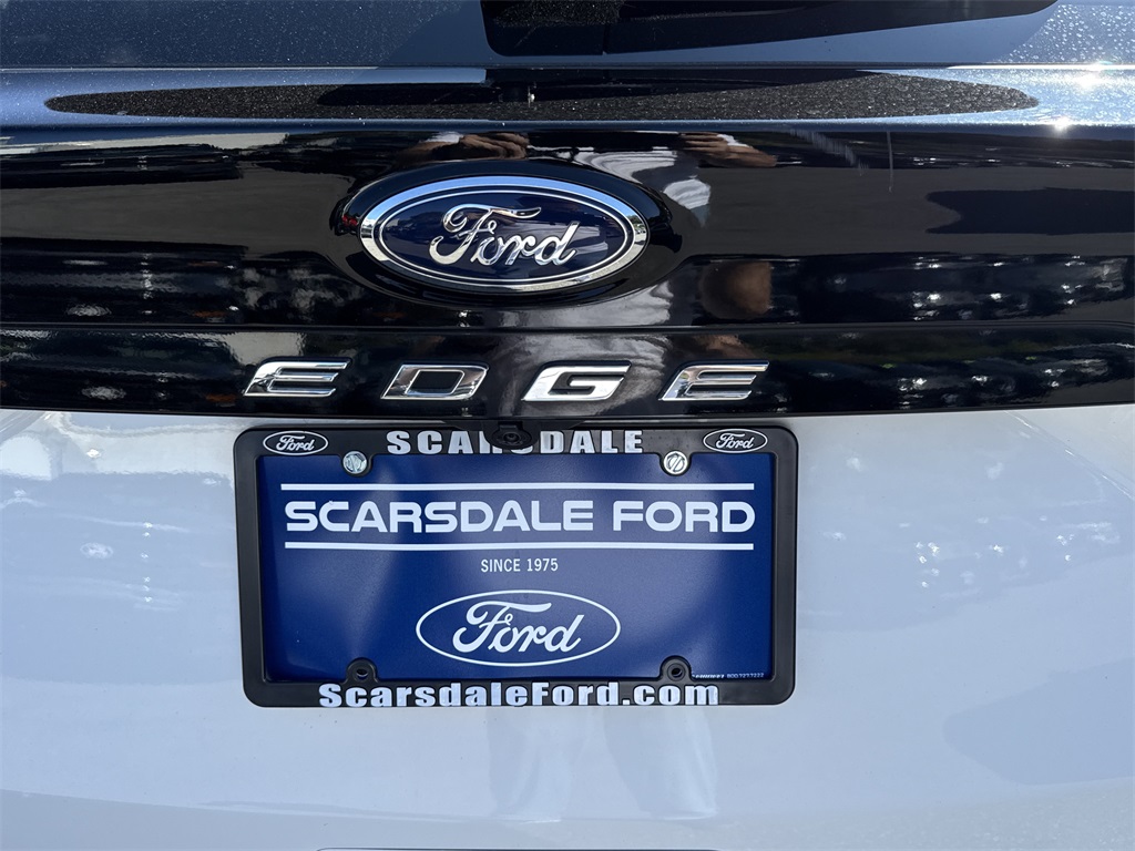 2022 Ford Edge SEL photo 43
