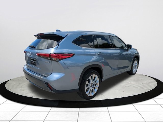 2021 Toyota Highlander Hybrid Limited photo 3