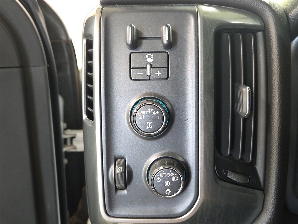 2018 Chevrolet Silverado 1500 LT photo 19