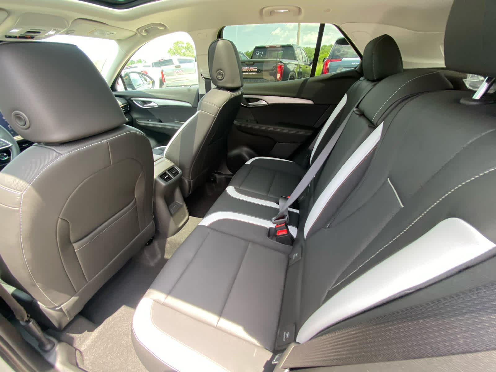 2025 Buick Envision Sport Touring photo 31