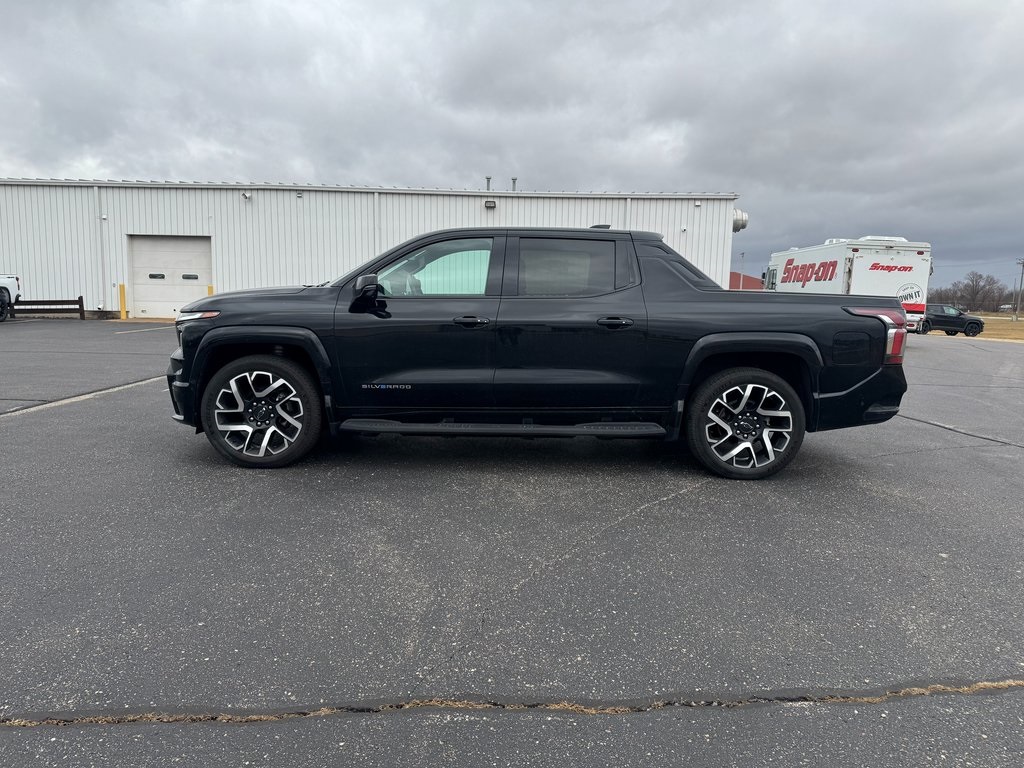 2024 Chevrolet Silverado EV RST's photo