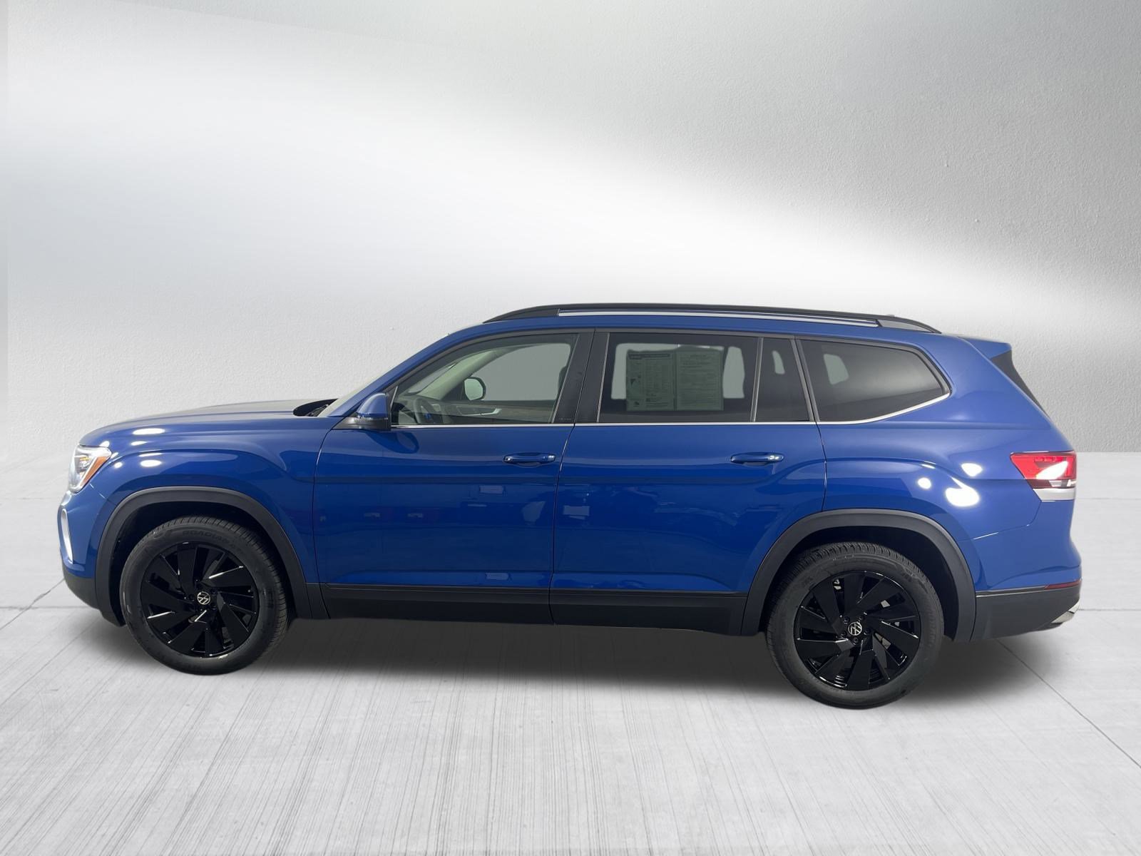 2025 Volkswagen Atlas SE Technology photo 2