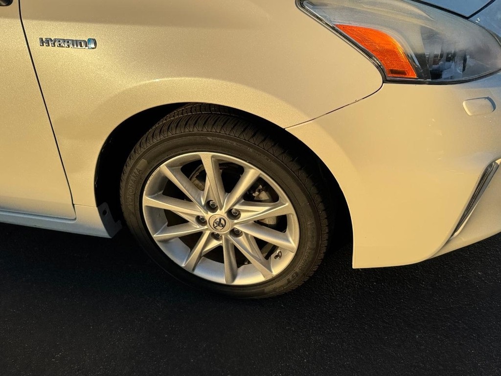 2012 Toyota Prius V Five photo 13